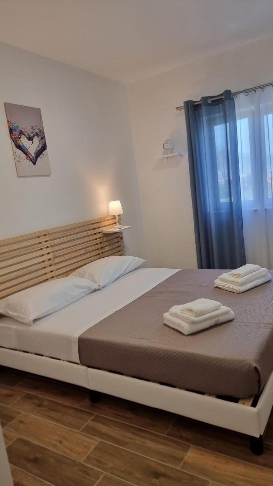 Fly Napoli Bed and Breakfast Buitenkant foto